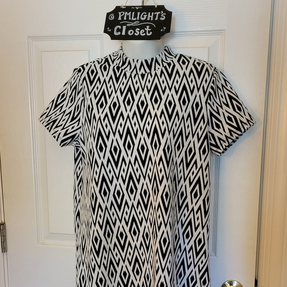 Almost Famous XL Dress Black White Diamond Pattern Short Sleeve